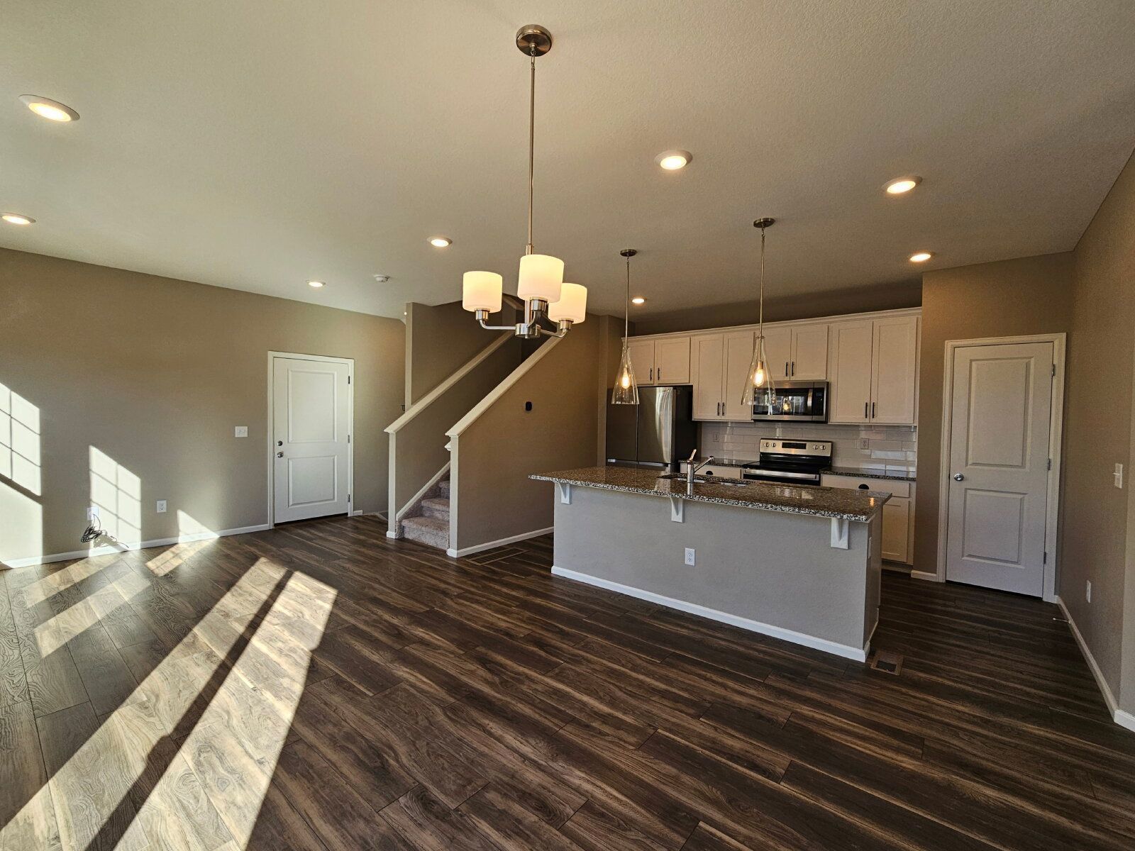 Modern 4-Bedroom Home with Finished Basement & Granite Kitchen in Parker property image
