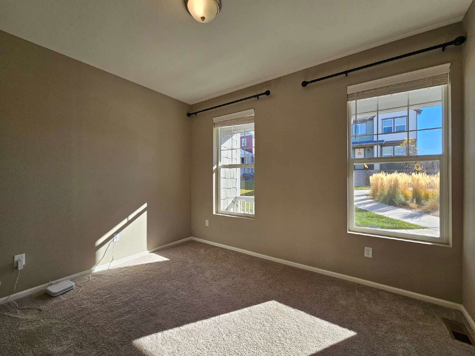 Modern 4-Bedroom Home with Finished Basement & Granite Kitchen in Parker property image