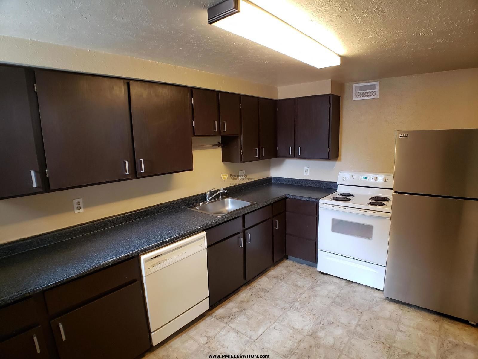 Modern 2BR Garden Unit in NW Denver’s Harkness Heights property image