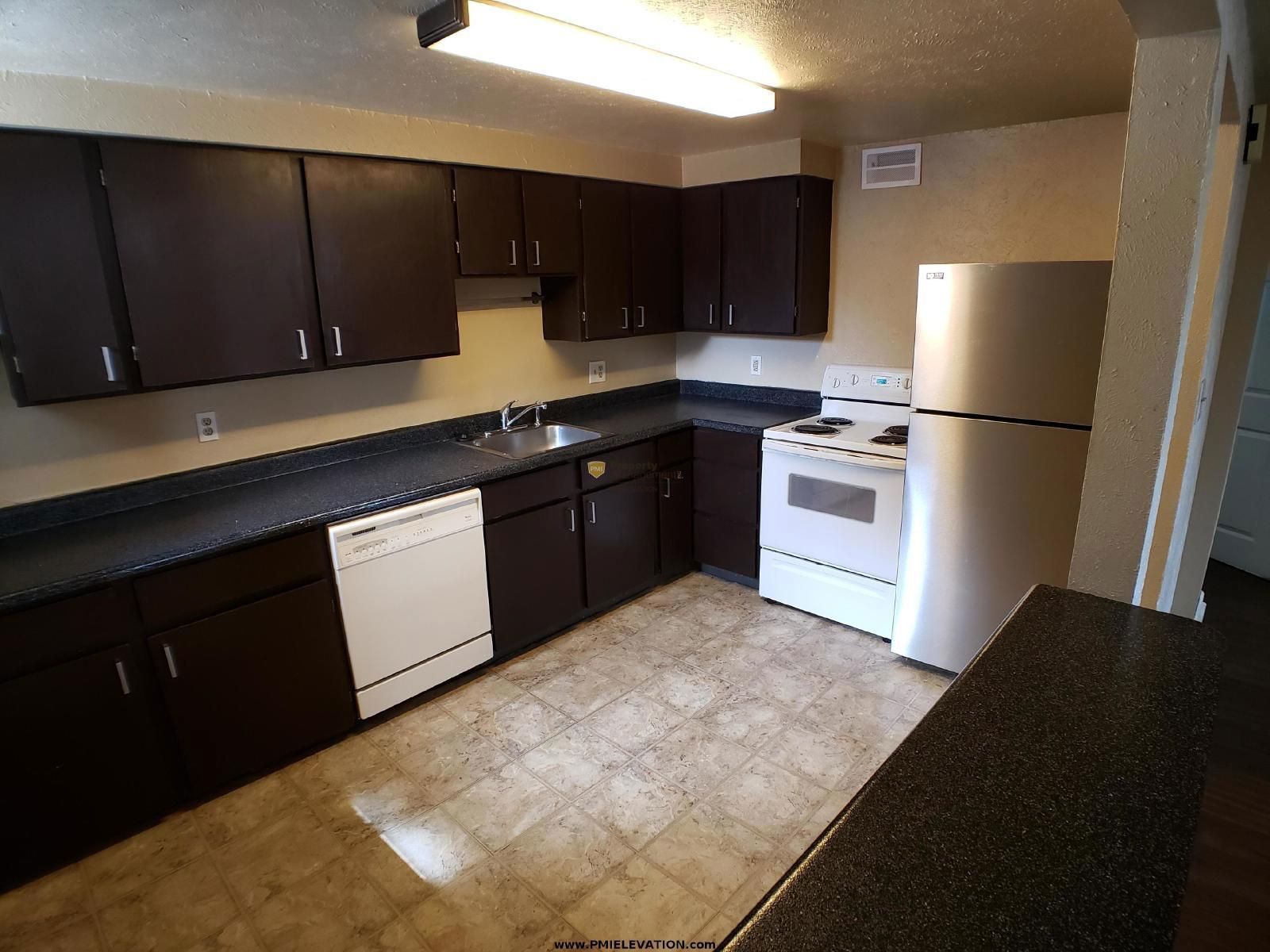 Modern 2BR Garden Unit in NW Denver’s Harkness Heights property image