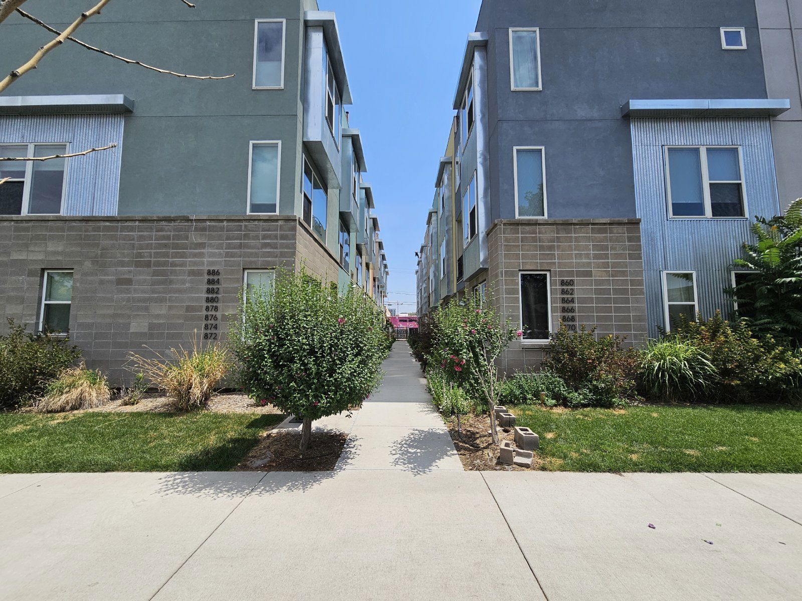Elegant Townhouse with Granite Countertops & Hardwood Floors - 3 Beds, 3.5 Baths, 1853 Sq Ft at 868 Kalamath St, Denver, CO 80204
