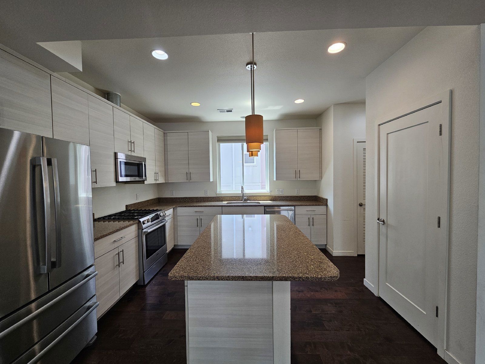 Elegant Townhouse with Granite Countertops & Hardwood Floors - 3 Beds, 3.5 Baths, 1853 Sq Ft at 868 Kalamath St, Denver, CO 80204