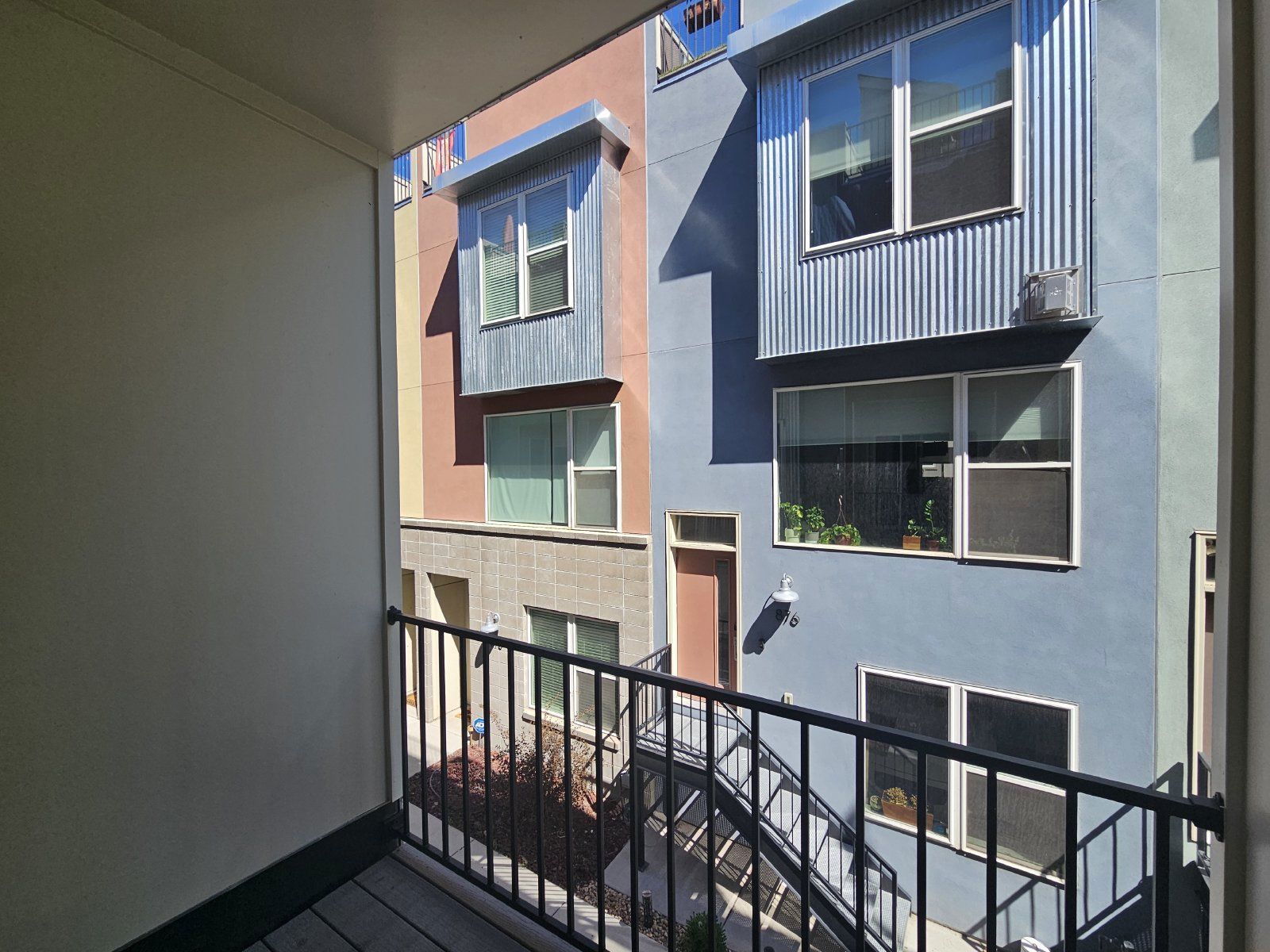 Elegant Townhouse with Granite Countertops & Hardwood Floors - 3 Beds, 3.5 Baths, 1853 Sq Ft at 868 Kalamath St, Denver, CO 80204